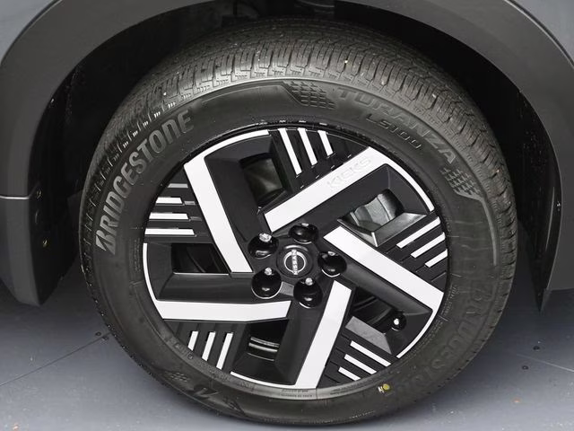 2026 Gun Metallic Nissan Kicks SV FWD SUV