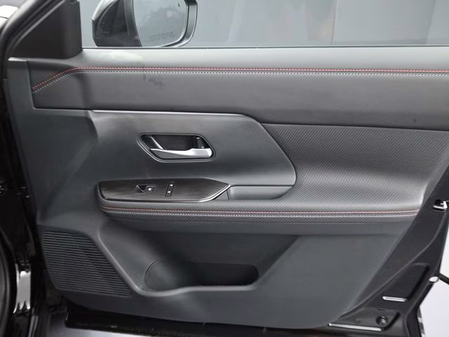 2026 Super Black Nissan Kicks SR FWD SUV