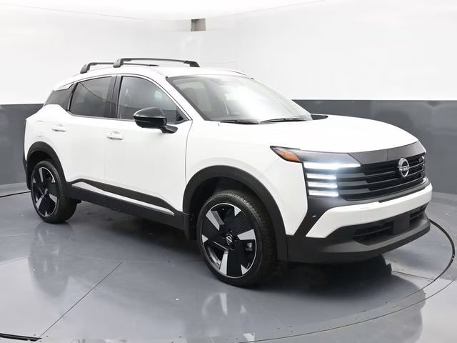 2026 Aspen White Tricoat Nissan Kicks SR FWD SUV