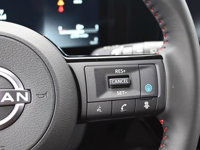 2026 Aspen White Tricoat Nissan Kicks SR FWD SUV