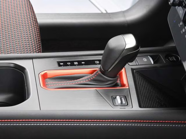 2026 Aspen White Tricoat Nissan Kicks SR FWD SUV