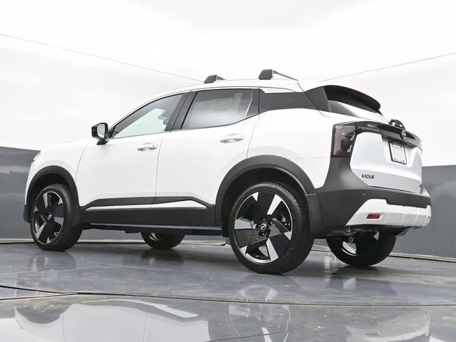 2026 Aspen White Tricoat Nissan Kicks SR FWD SUV