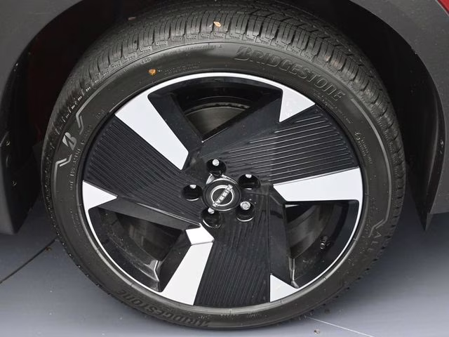 2026 Scarlet Ember Tintcoat Nissan Kicks SR FWD SUV