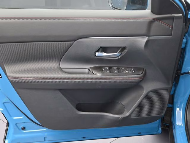 2026 Arctic Ice Blue/Black Nissan Kicks SR FWD SUV