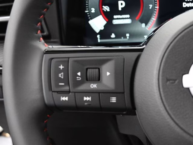 2026 Aspen White Tricoat Nissan Kicks SR FWD SUV