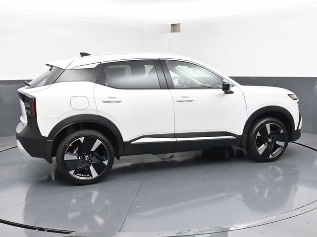 2026 Aspen White Tricoat Nissan Kicks SR FWD SUV