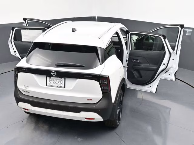 2026 Aspen White Tricoat Nissan Kicks SR FWD SUV