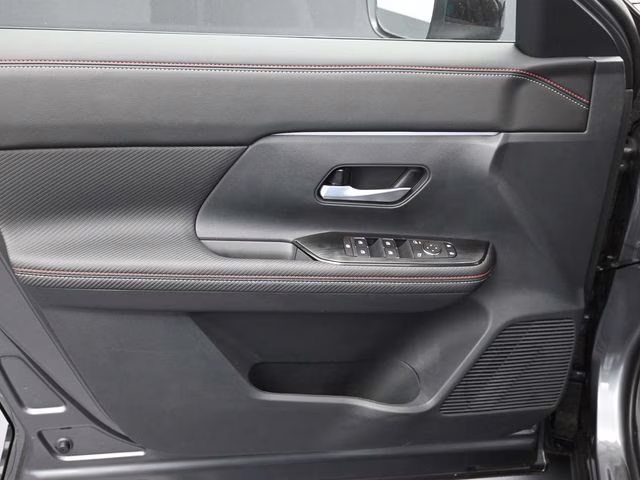 2026 Gun Metallic/Super Black Nissan Kicks SR FWD SUV