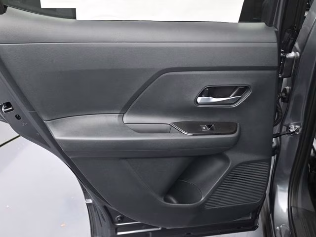 2026 Gun Metallic/Super Black Nissan Kicks SR FWD SUV