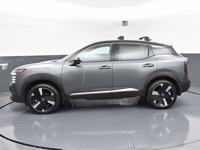 2026 Gun Metallic/Super Black Nissan Kicks SR FWD SUV