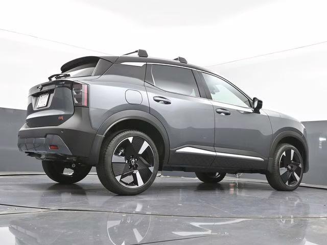 2026 Gun Metallic/Super Black Nissan Kicks SR FWD SUV