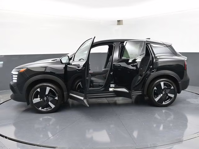 2026 Super Black Nissan Kicks SR FWD SUV
