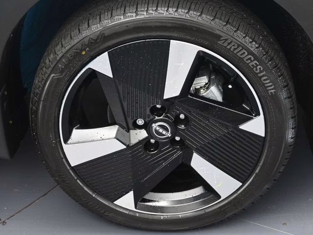 2026 Arctic Ice Blue/Black Nissan Kicks SR FWD SUV