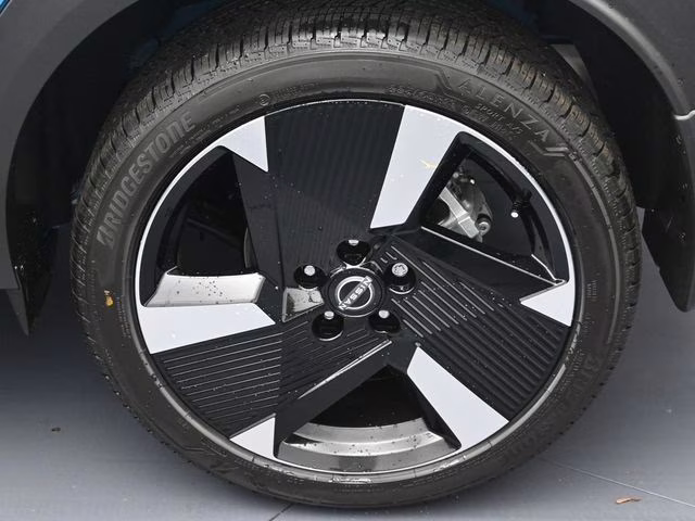 2026 Arctic Ice Blue/Black Nissan Kicks SR FWD SUV