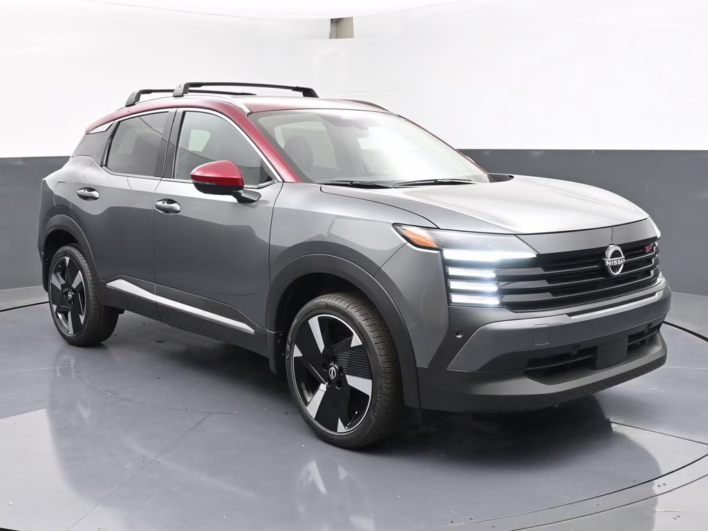 2026 Gun Metallic/Scarlet Ember Tintcoat Nissan Kicks SR FWD SUV