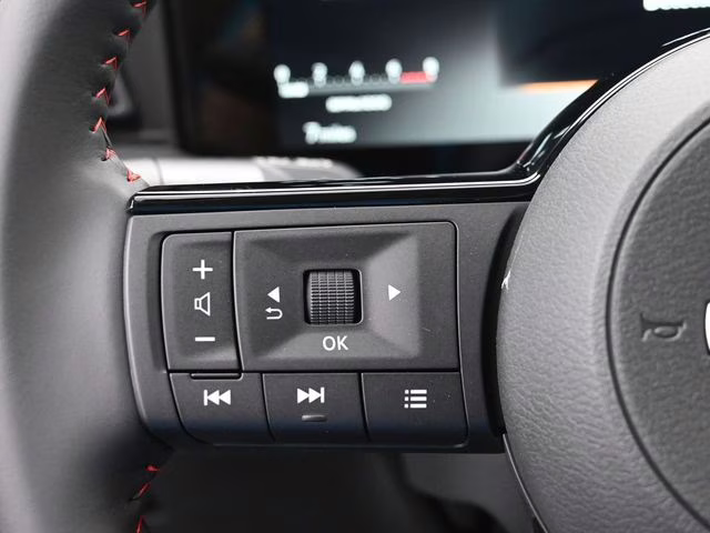 2026 Gun Metallic/Scarlet Ember Tintcoat Nissan Kicks SR FWD SUV