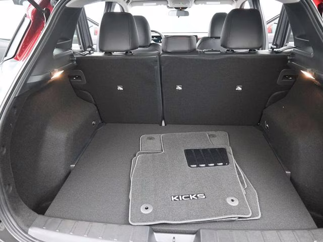 2026 Gun Metallic/Scarlet Ember Tintcoat Nissan Kicks SR FWD SUV