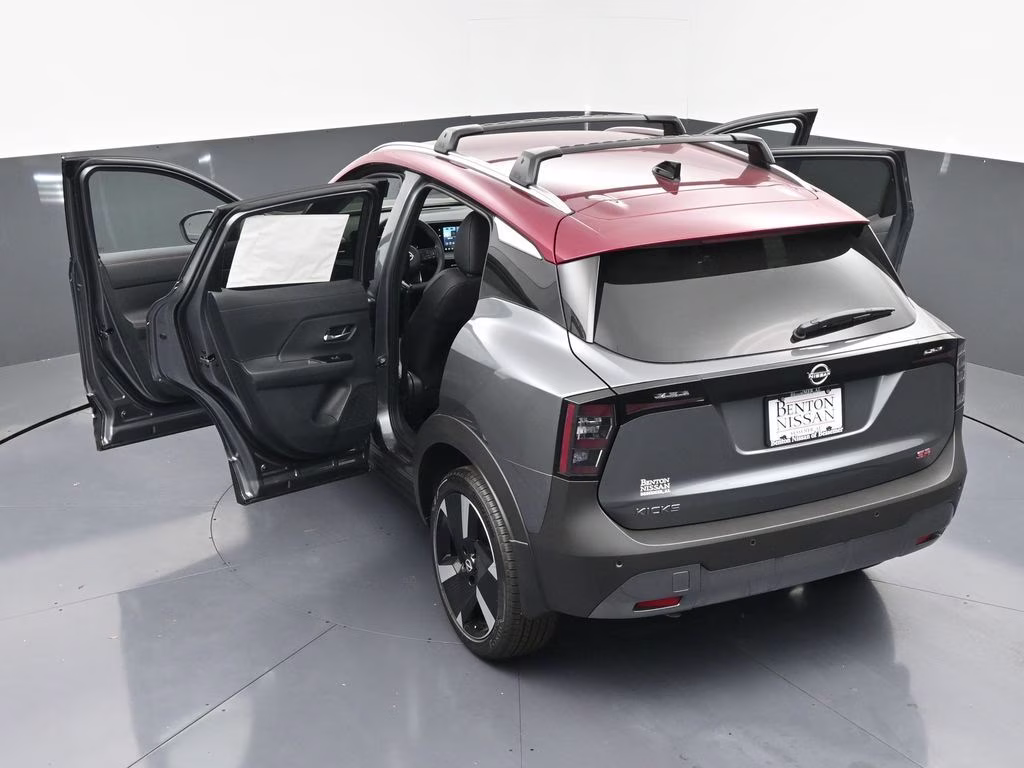 2026 Gun Metallic/Scarlet Ember Tintcoat Nissan Kicks SR FWD SUV