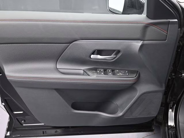 2026 Super Black Nissan Kicks SR FWD SUV