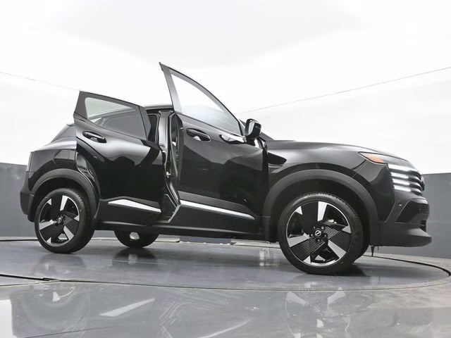 2026 Super Black Nissan Kicks SR FWD SUV