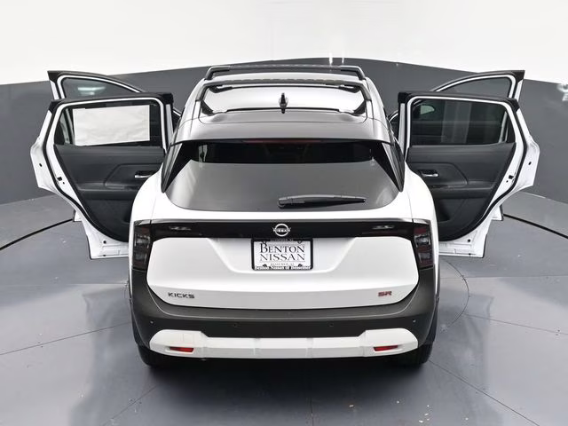 2026 Aspen White/Super Black Nissan Kicks SR FWD SUV