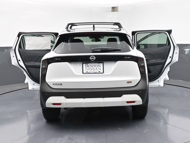 2026 Aspen White/Super Black Nissan Kicks SR FWD SUV