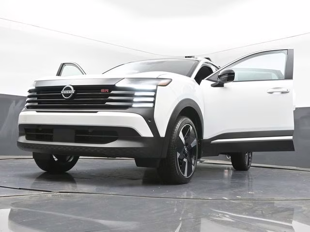 2026 Aspen White/Super Black Nissan Kicks SR FWD SUV