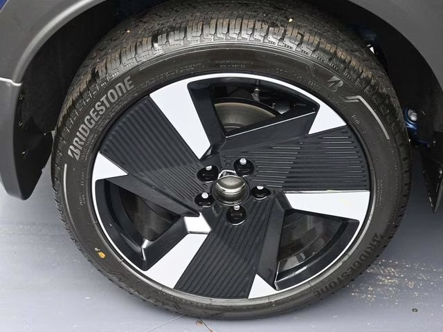 2026 Deep Blue Pearl Nissan Kicks SR FWD SUV