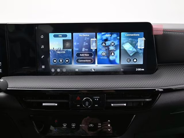 2026 Aspen White Tricoat Nissan Kicks SR FWD SUV