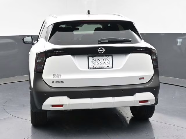 2026 Aspen White Tricoat Nissan Kicks SR FWD SUV
