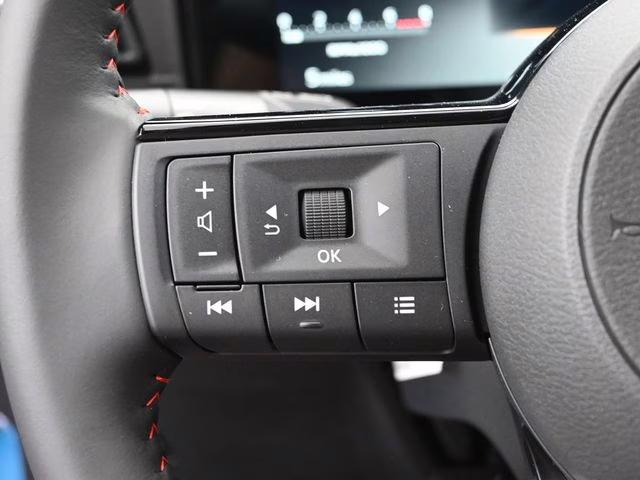 2026 Arctic Ice Blue/Black Nissan Kicks SR FWD SUV