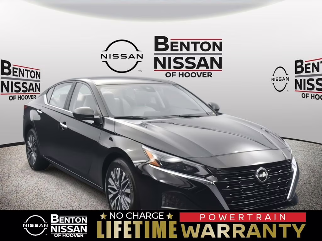 2025 Super Black Clearcoat Nissan Altima 2.5 SV FWD Sedan