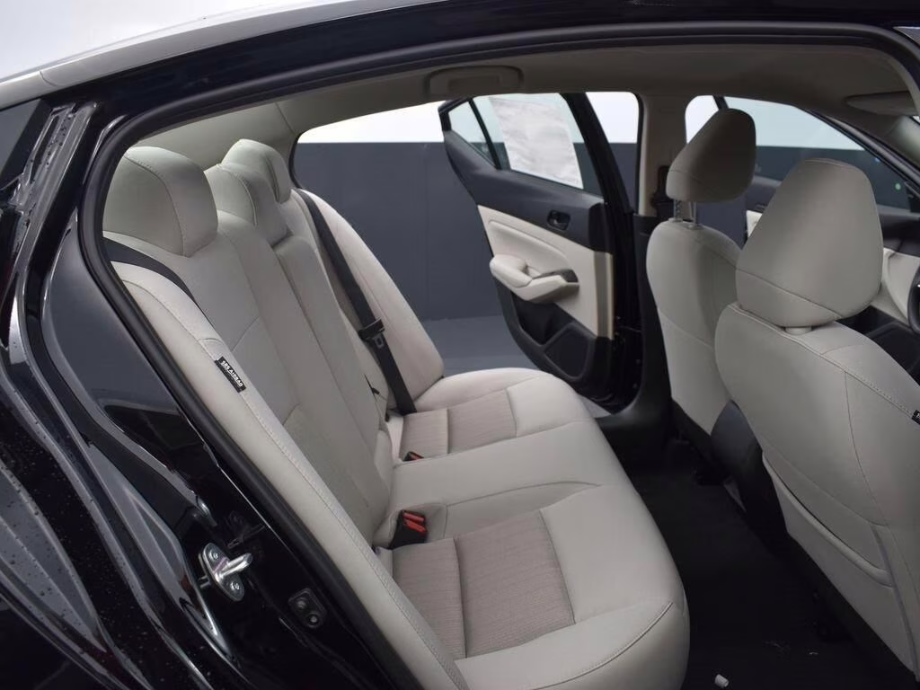 2025 Super Black Clearcoat Nissan Altima 2.5 SV FWD Sedan