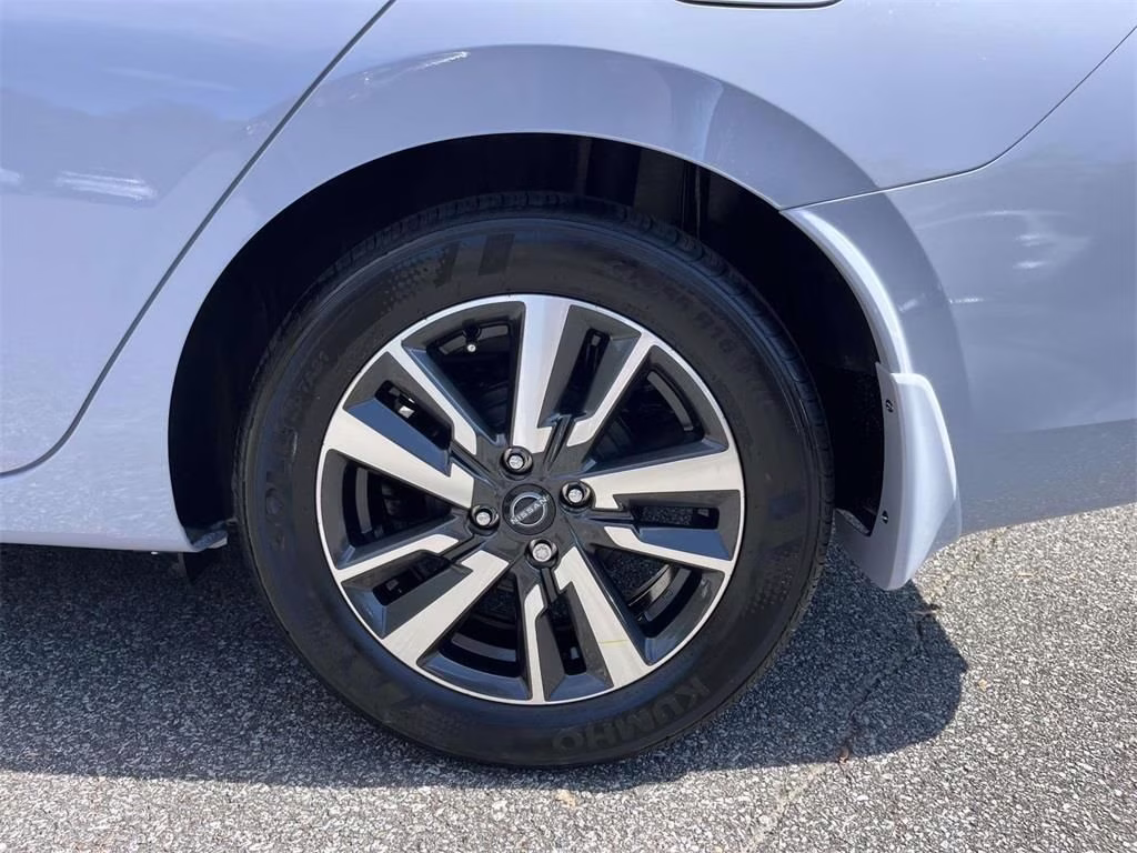 2025 Gray Sky Pearl Nissan Versa 1.6 SV FWD Sedan