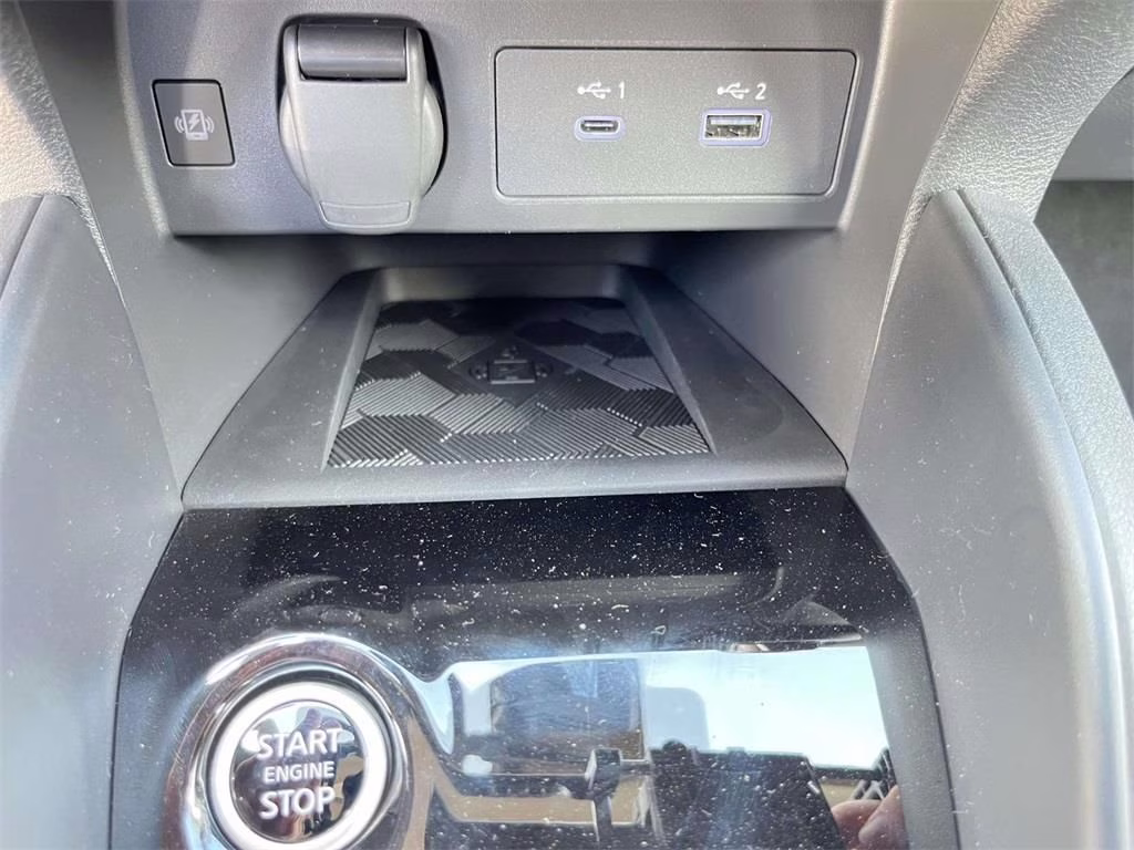 2025 Scarlet Ember Tintcoat Nissan Versa 1.6 SR FWD Sedan