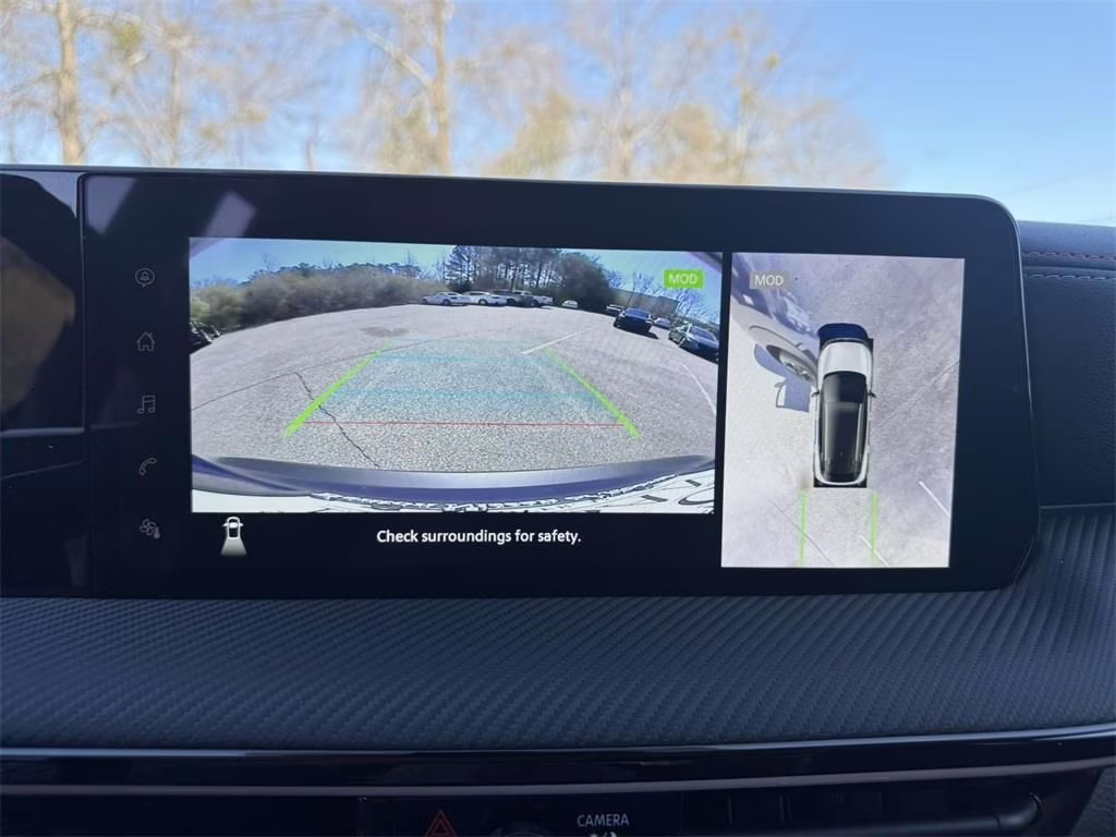 2025 Deep Blue Pearl/Gun Metallic Nissan Kicks SR FWD SUV