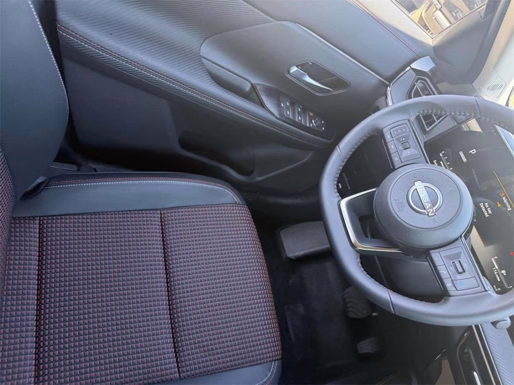 2025 Deep Blue Pearl/Gun Metallic Nissan Kicks SR FWD SUV