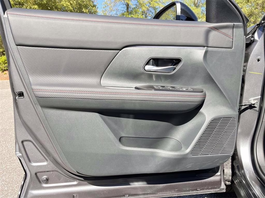 2026 Gun Metallic Nissan Kicks SR FWD SUV