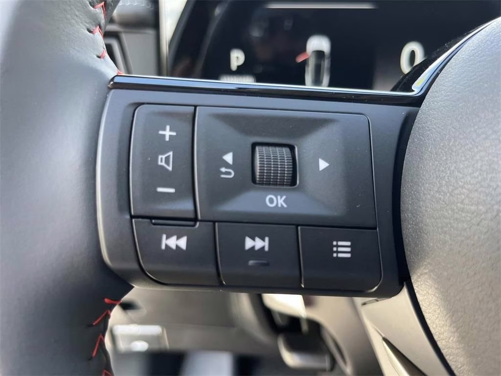 2026 Aspen White Tricoat Nissan Kicks SR FWD SUV