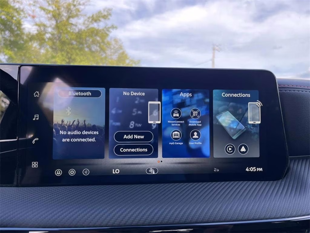 2026 Aspen White Tricoat Nissan Kicks SR FWD SUV