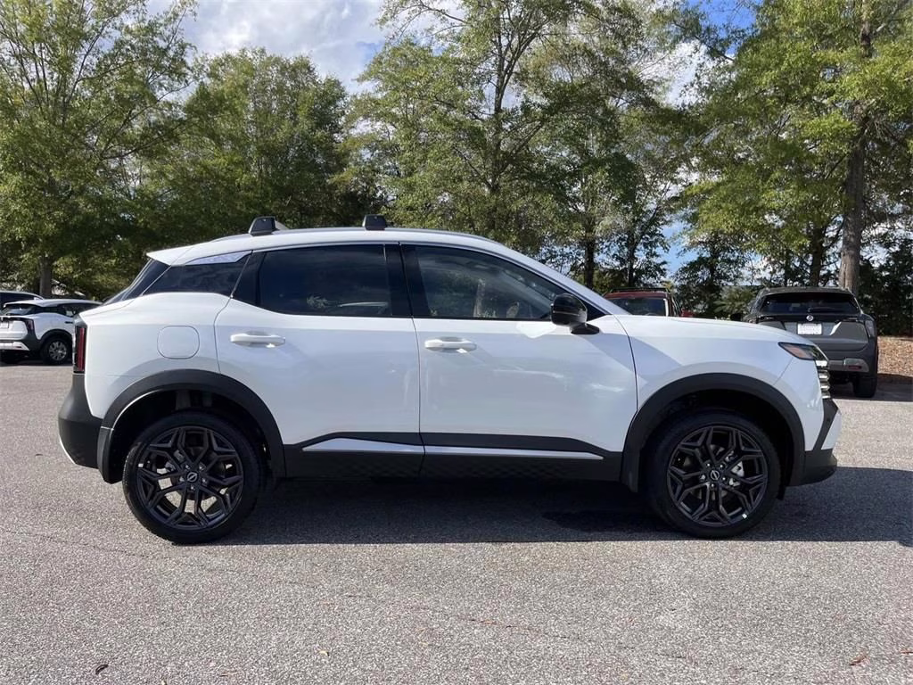 2026 Aspen White Tricoat Nissan Kicks SR FWD SUV