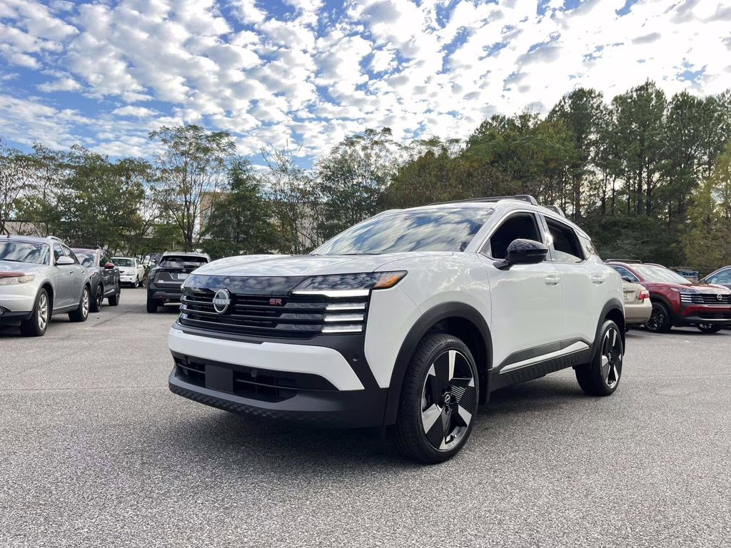 2026 Aspen White Tricoat Nissan Kicks SR FWD SUV