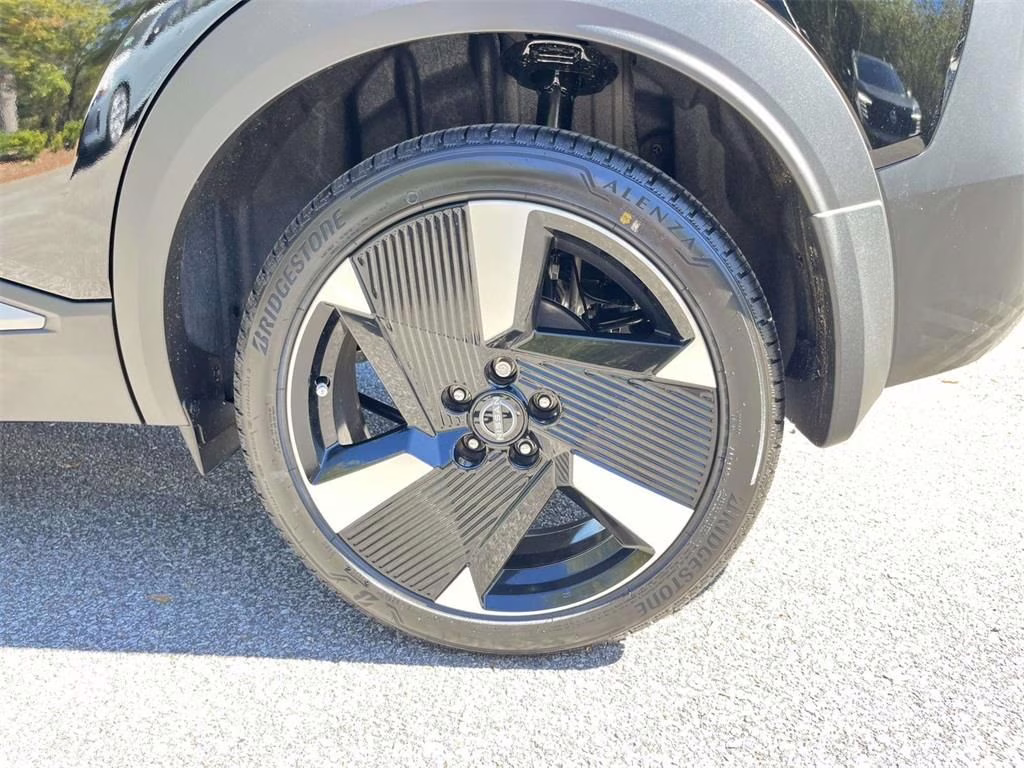 2026 Super Black Nissan Kicks SR AWD SUV