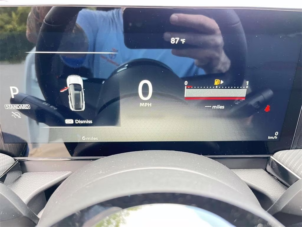 2025 Aspen White Tricoat Nissan Kicks SR FWD SUV