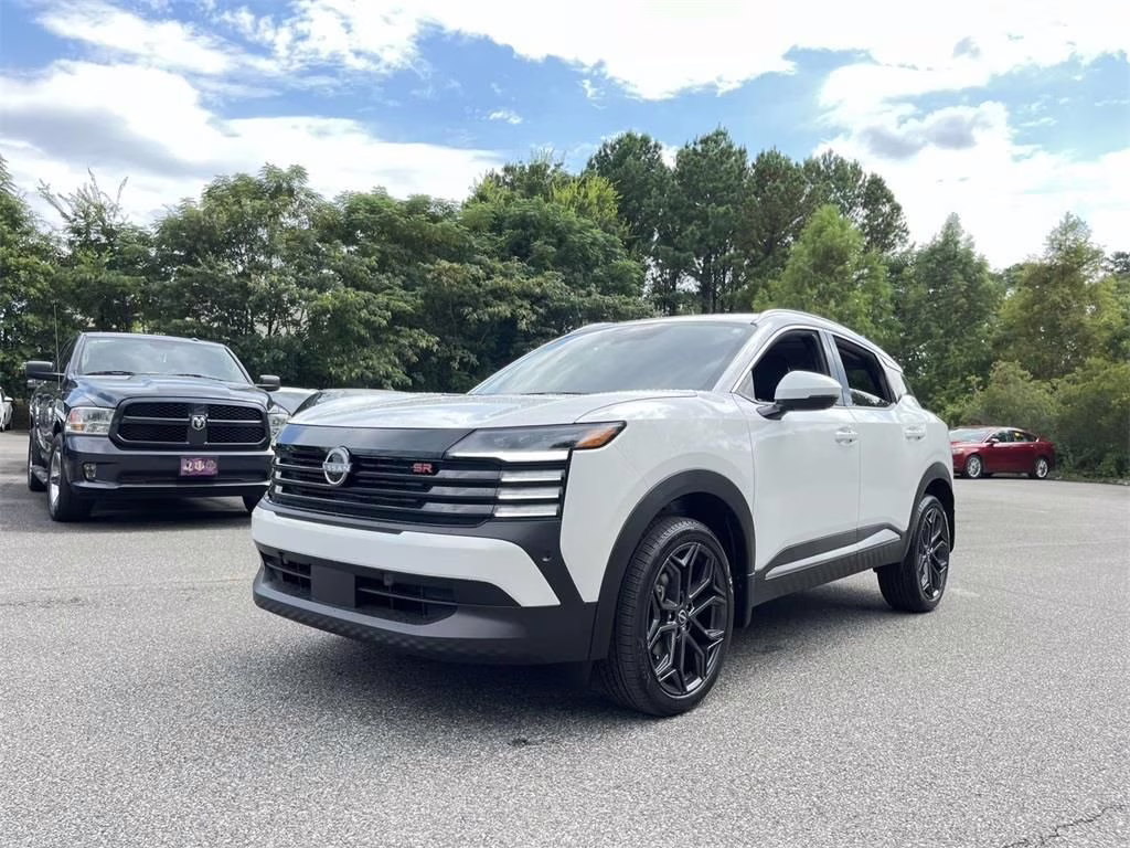2025 Aspen White Tricoat Nissan Kicks SR FWD SUV