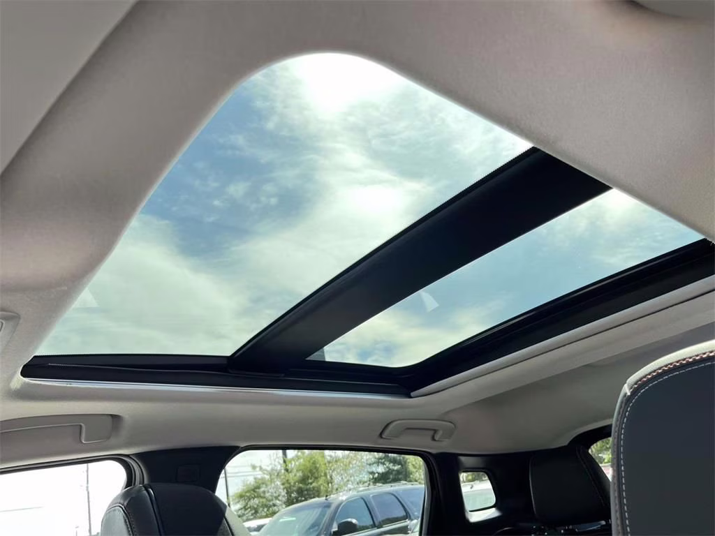 2026 Gun Metallic Nissan Kicks SR FWD SUV