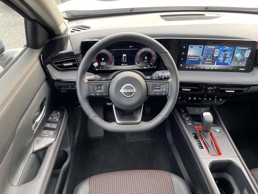 2026 Aspen White Tricoat Nissan Kicks SR FWD SUV