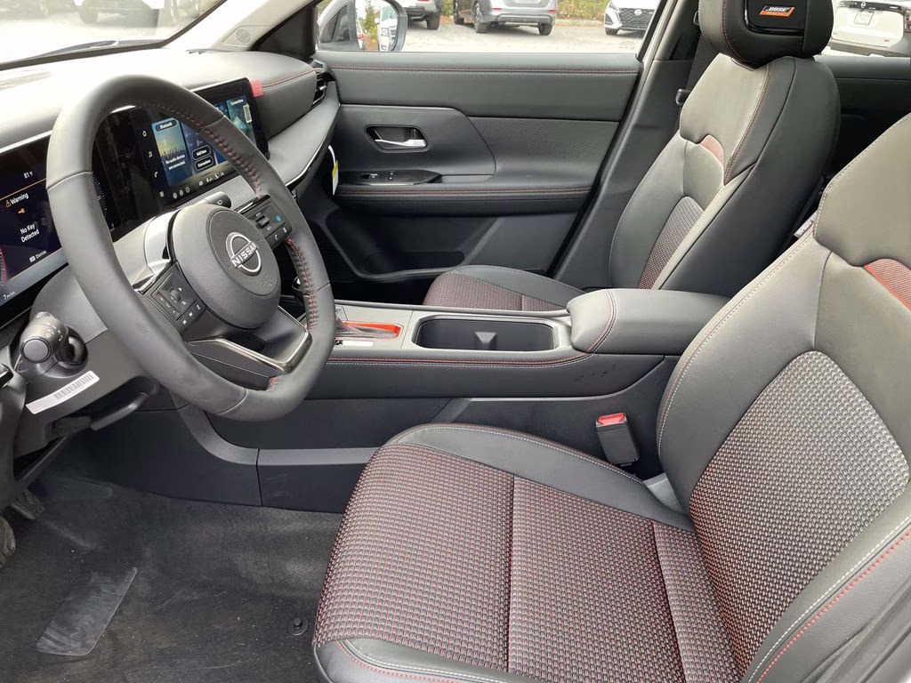 2026 Aspen White Tricoat Nissan Kicks SR FWD SUV