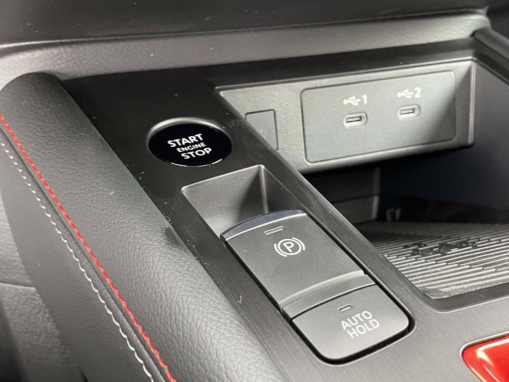 2026 Aspen White Tricoat Nissan Kicks SR FWD SUV