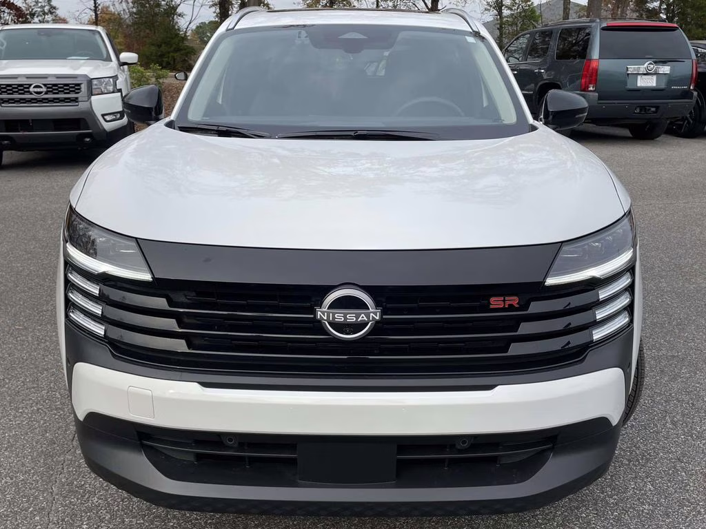 2026 Aspen White Tricoat Nissan Kicks SR FWD SUV